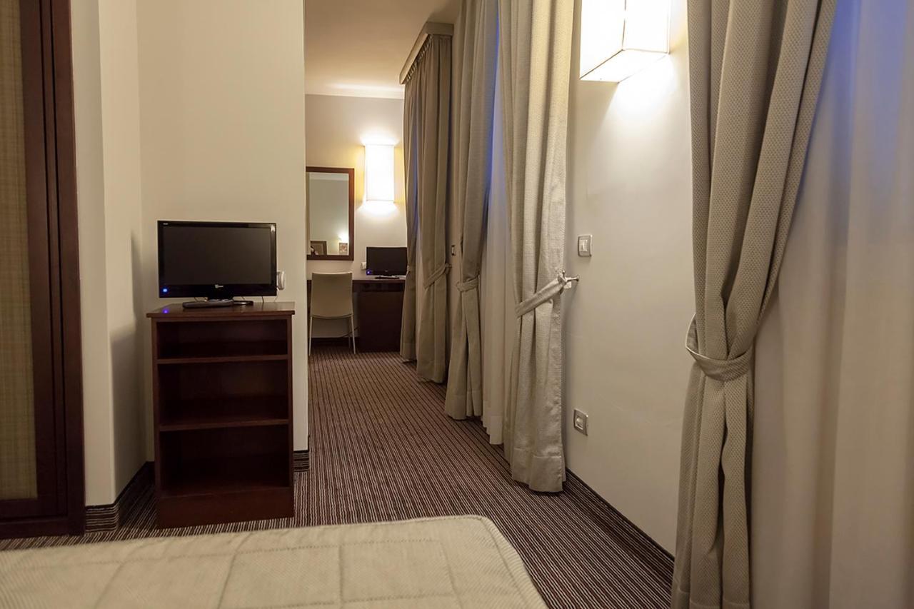 Hotel Dei Gonzaga Reggiolo Eksteriør billede